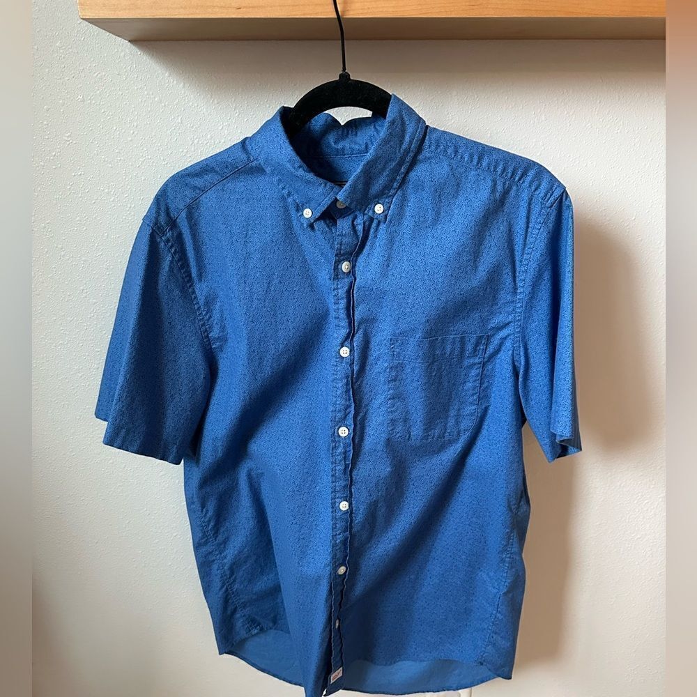 MENS VINEYARD VINES SHIRT SIZE MEDIUM